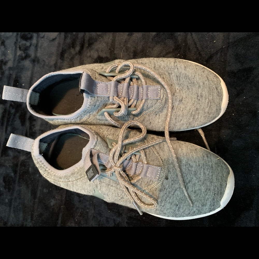 Running shoes